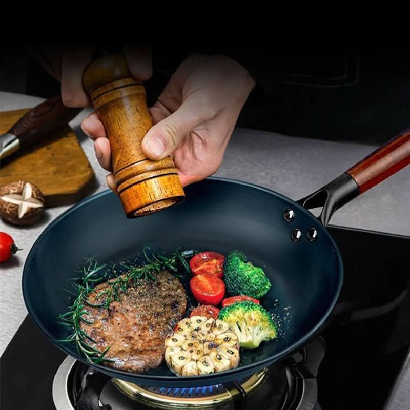 家庭料理向けIronNest鋳鉄フライパン｜均一な加熱と耐久性に優れたノンスティック加工