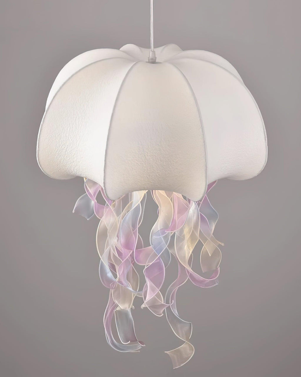 Lampada a sospensione a medusa — Design con nastri iridescenti