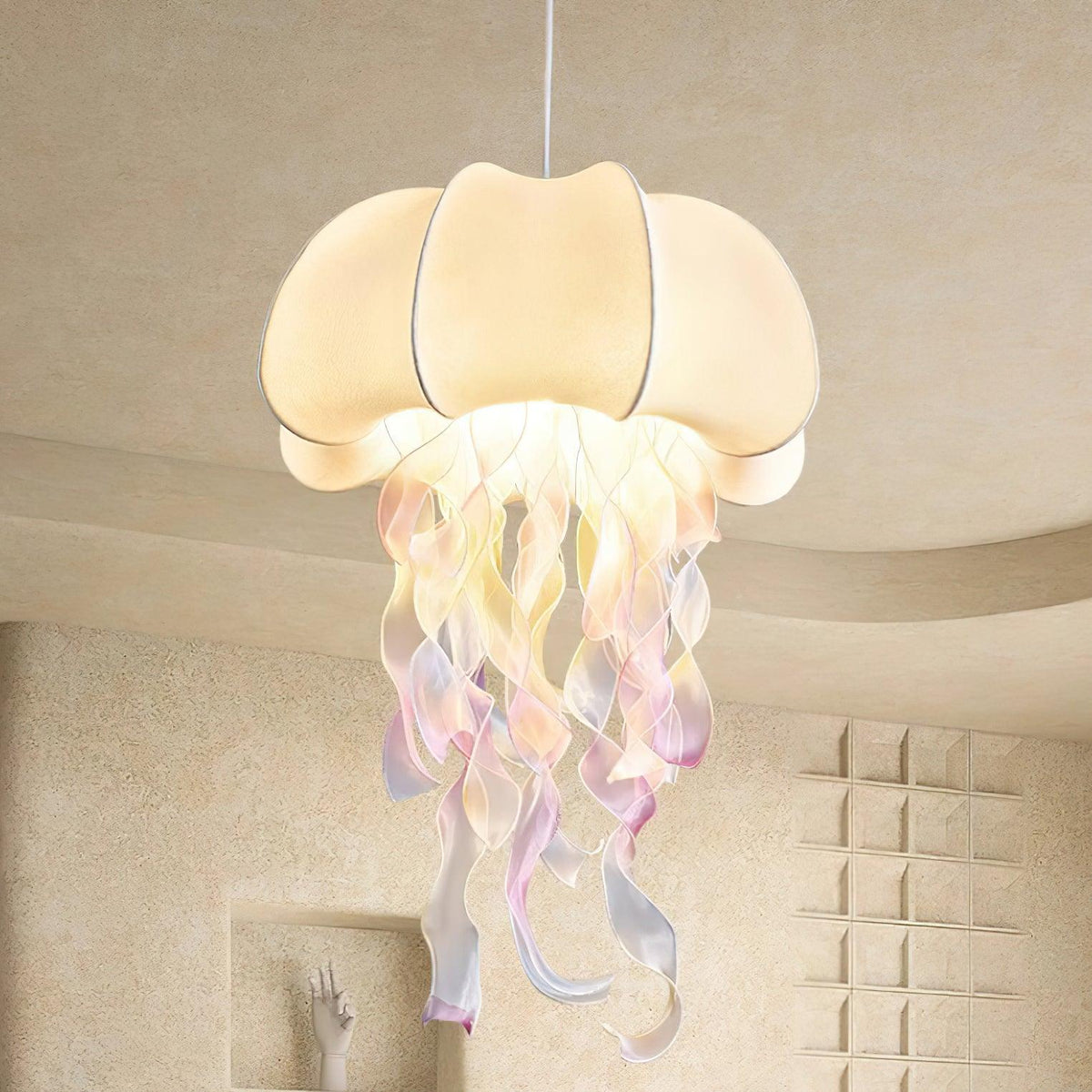 Lampada a sospensione a medusa — Design con nastri iridescenti