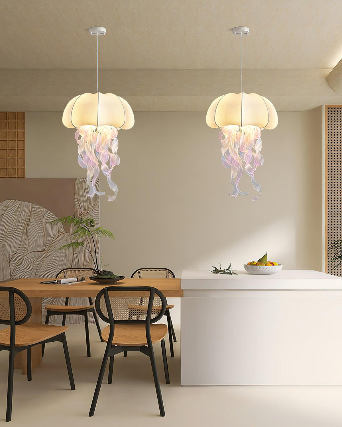 Lampada a sospensione a medusa — Design con nastri iridescenti