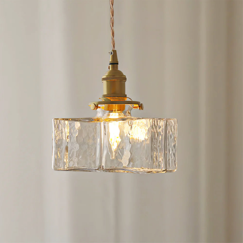 Ovely vintagehenkinen vasarakuviollinen lasi- ja messinkiriippuvalaisin