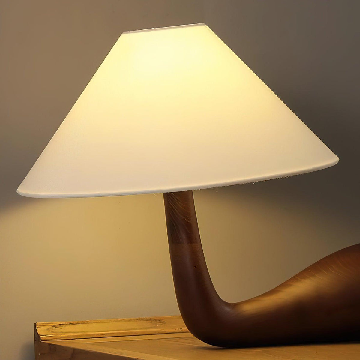 Elegantní dřevěná stolní lampa Aspire — kabel 59", bílé stínidlo, stmívatelná