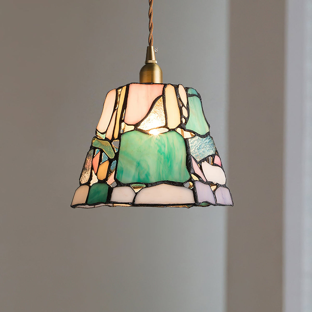 Lámpara colgante de techo de vidrio emplomado Mavine Classic — diseño Tiffany