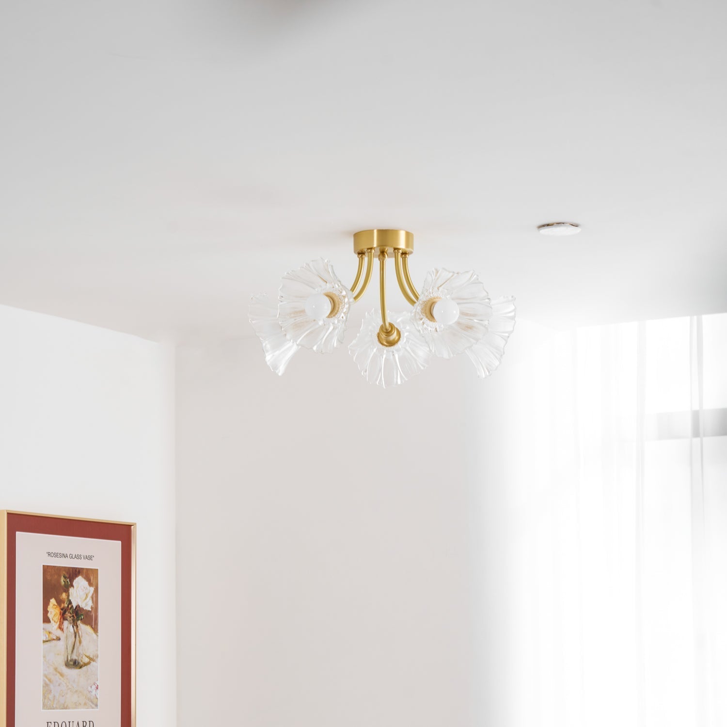 Lampada da soffitto Kalin in vetro a forma di fiore — Design contemporaneo