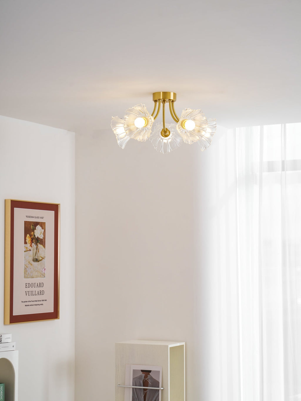 Lampada da soffitto Kalin in vetro a forma di fiore — Design contemporaneo