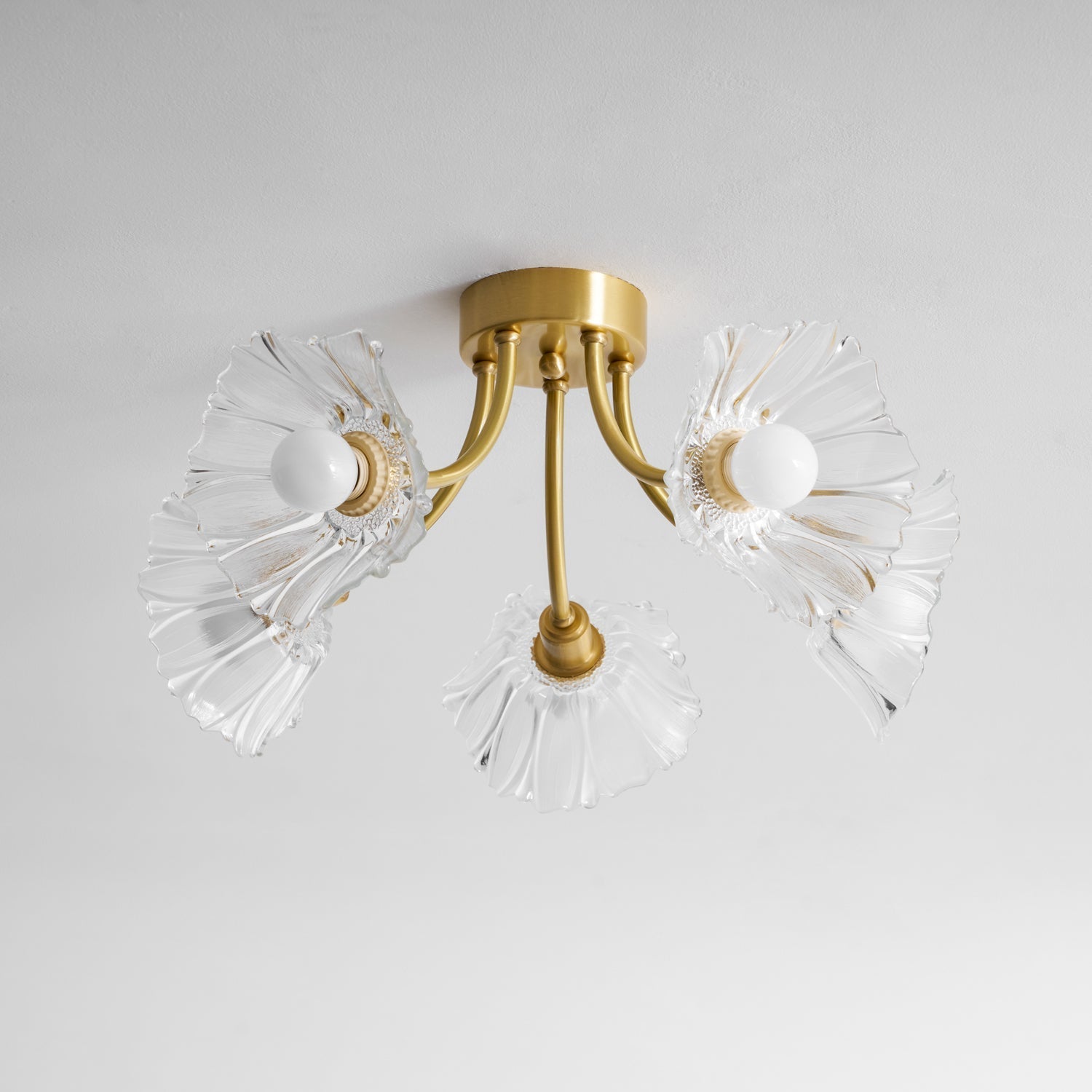 Lampada da soffitto Kalin in vetro a forma di fiore — Design contemporaneo