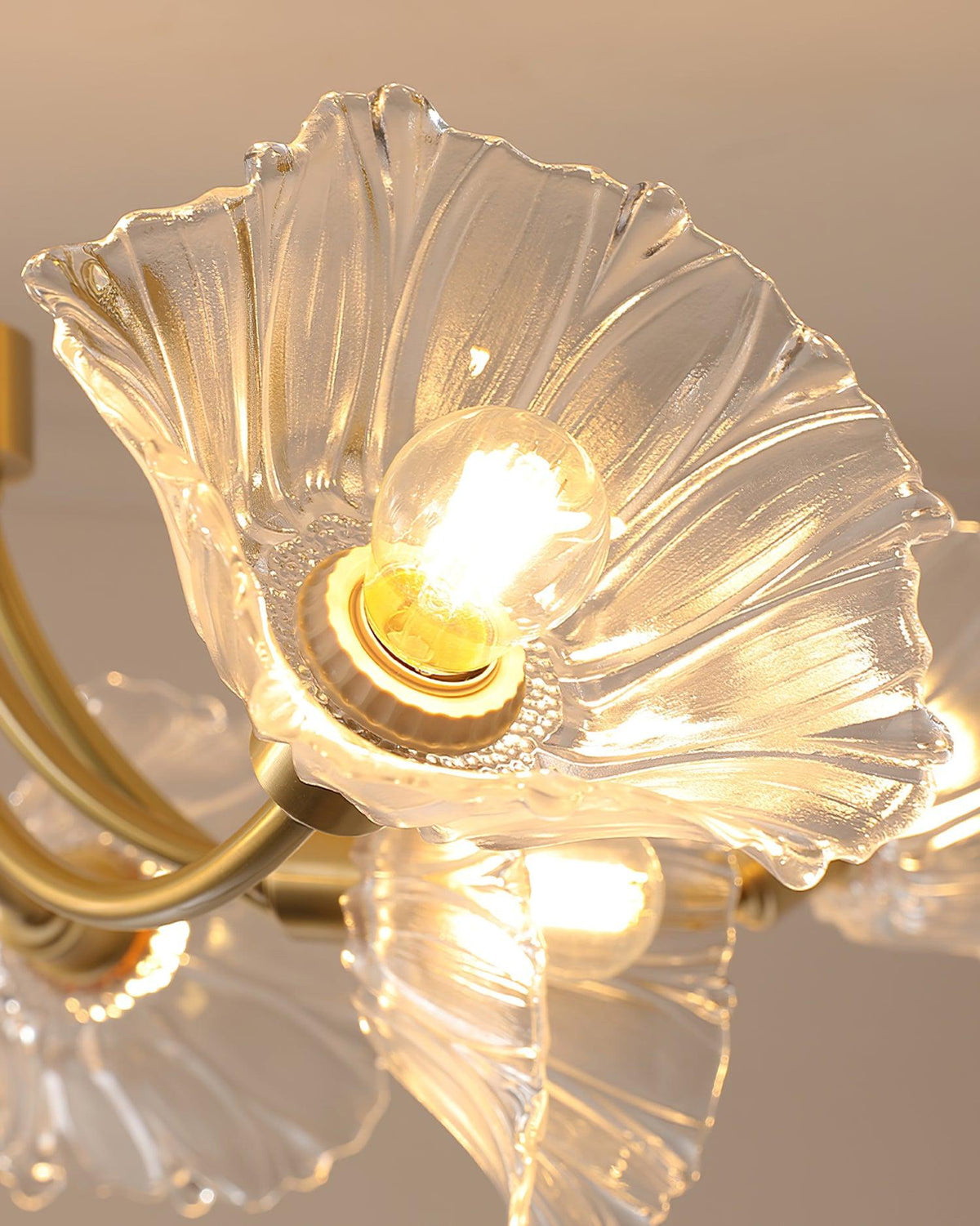 Lampada da soffitto Kalin in vetro a forma di fiore — Design contemporaneo