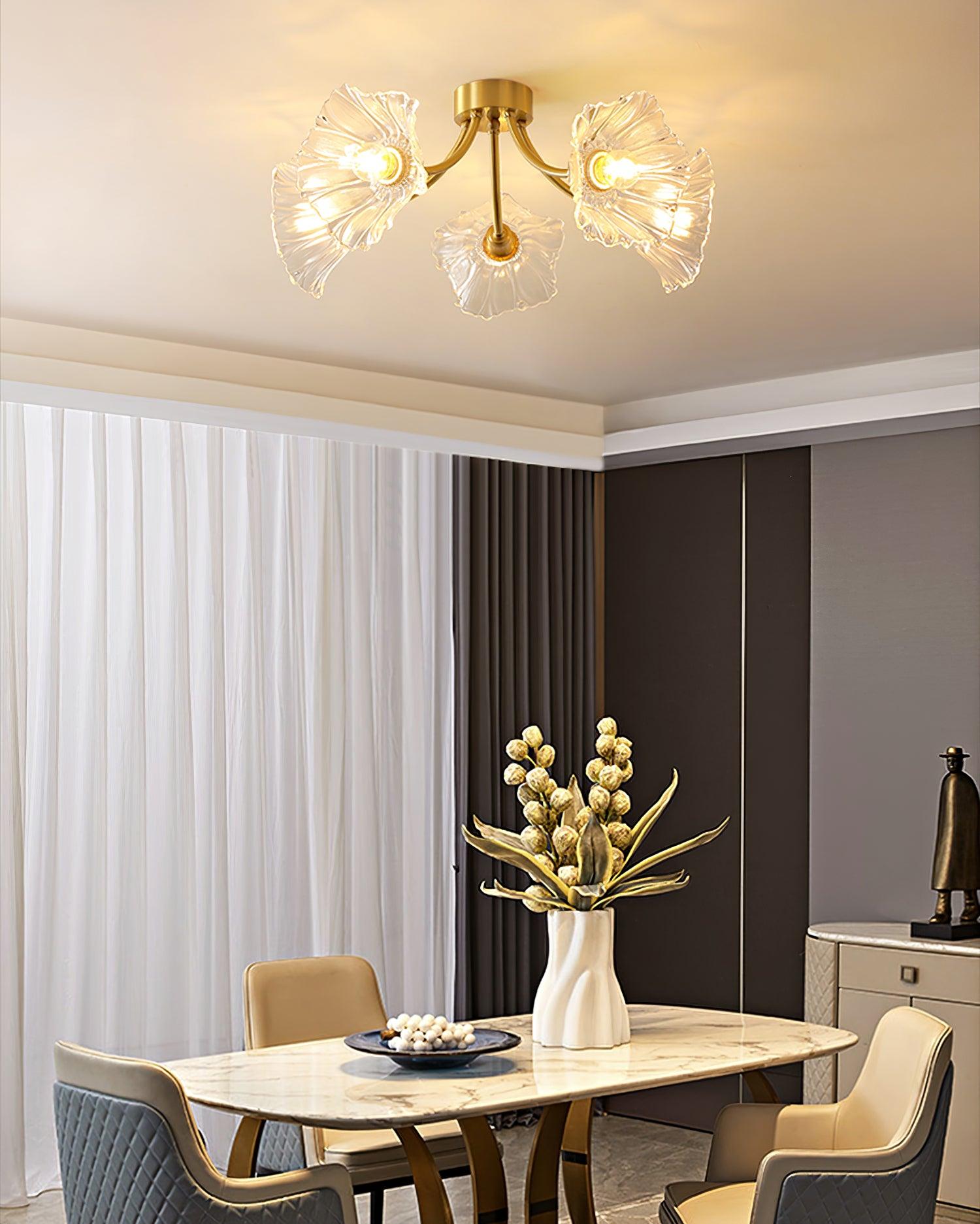 Lampada da soffitto Kalin in vetro a forma di fiore — Design contemporaneo
