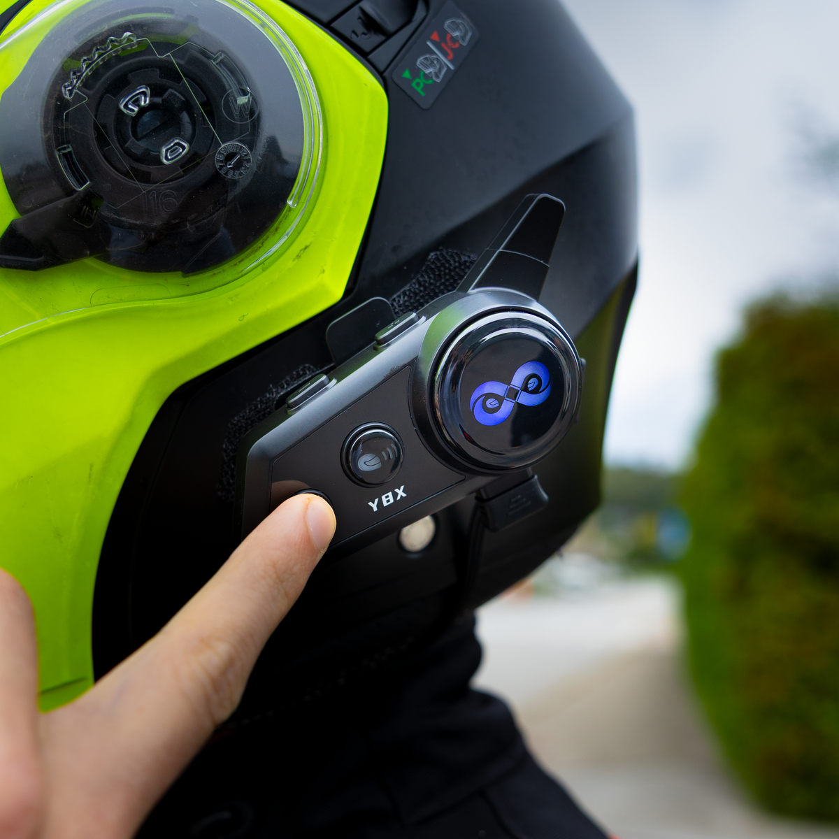 Motorcycle Helmet Intercom – 8-Rider Mesh, Bluetooth 5.1, IPX6 Waterproof