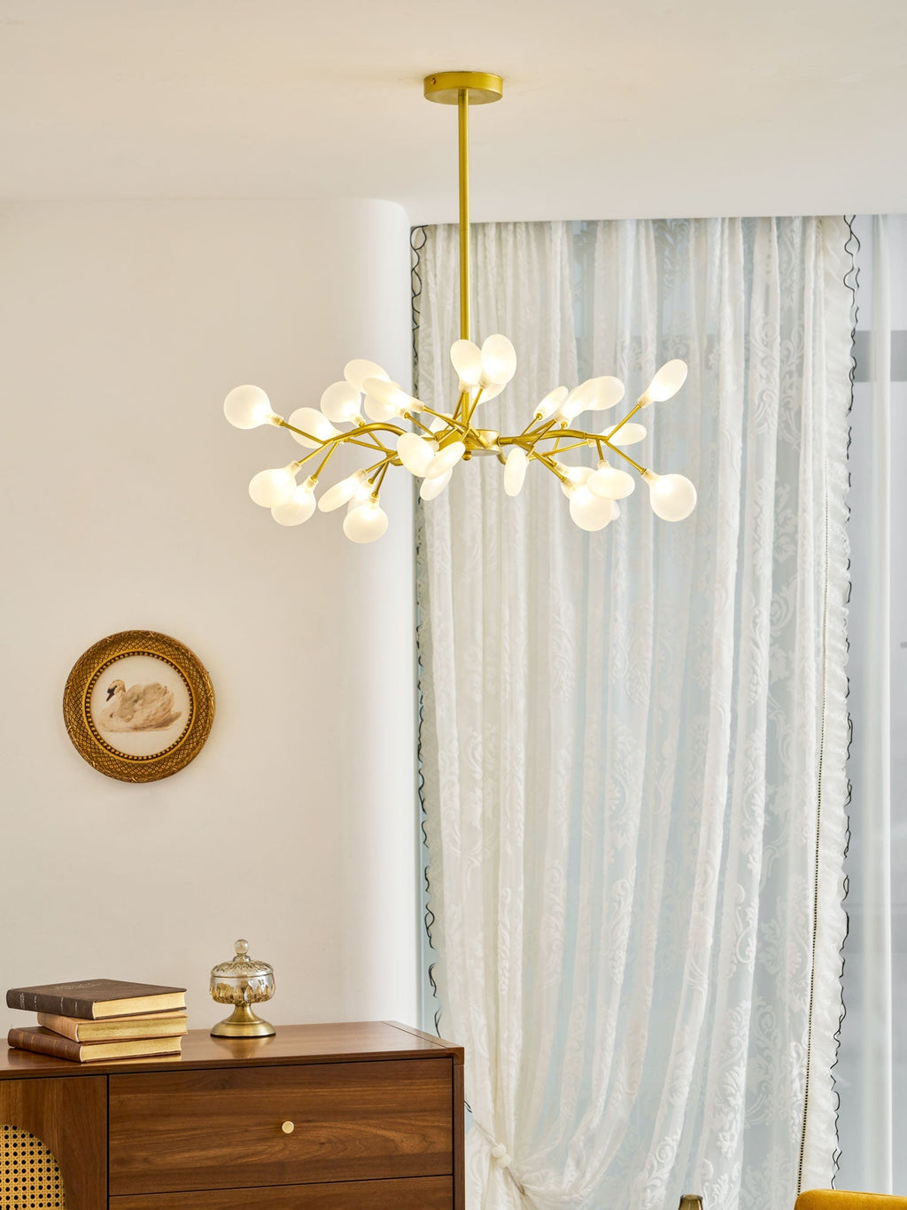 Firefly Sputnik-lysekrone – moderne LED-taklampe, lett og med intrikat form