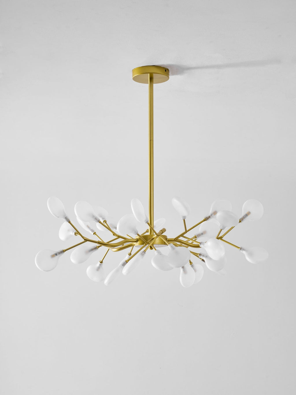 Firefly Sputnik-lysekrone – moderne LED-taklampe, lett og med intrikat form