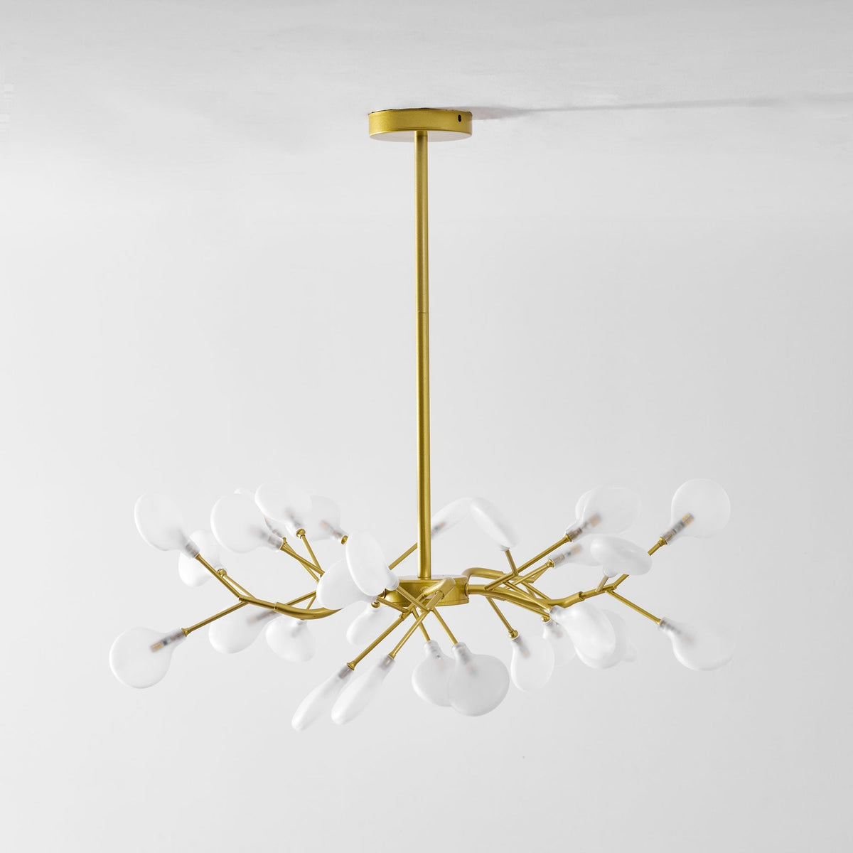 Firefly Sputnik-lysekrone – moderne LED-taklampe, lett og med intrikat form