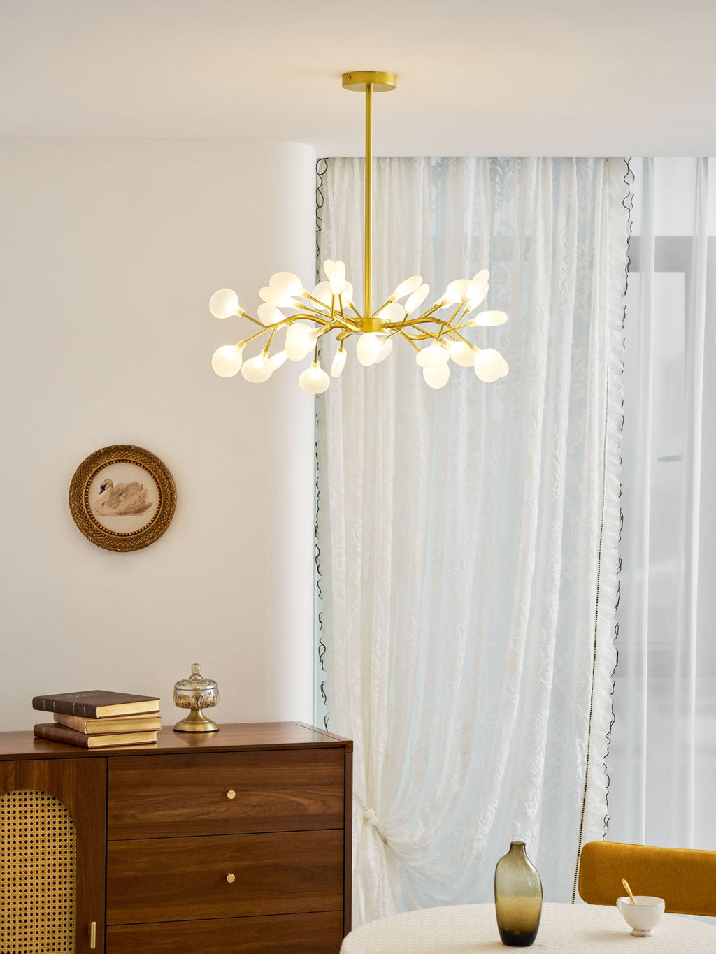 Firefly Sputnik-lysekrone – moderne LED-taklampe, lett og med intrikat form