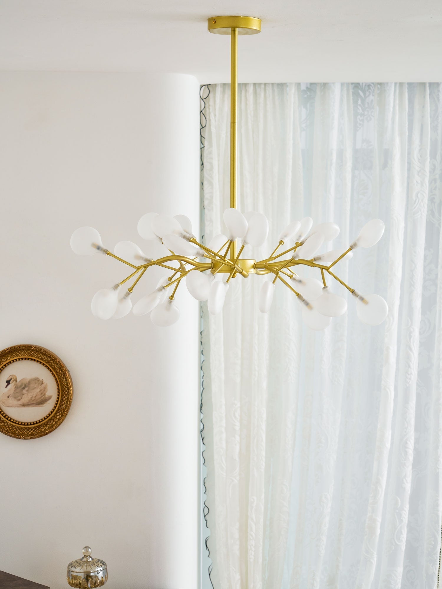 Firefly Sputnik-lysekrone – moderne LED-taklampe, lett og med intrikat form