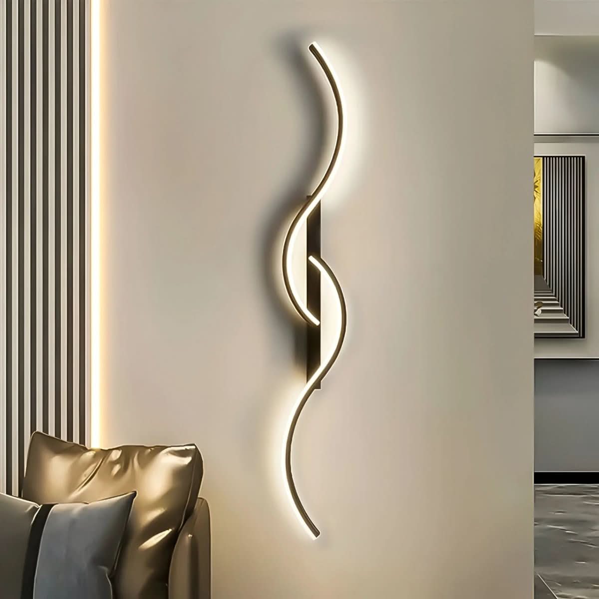 AuraCurve Lámpara de pared LED curva con diseño moderno y dinámico para salas de estar
