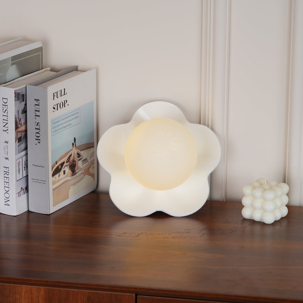 Arcore lekfull vägglampa i harts — diameter 20cm, G9-sockel, vit, lila, gul och grön