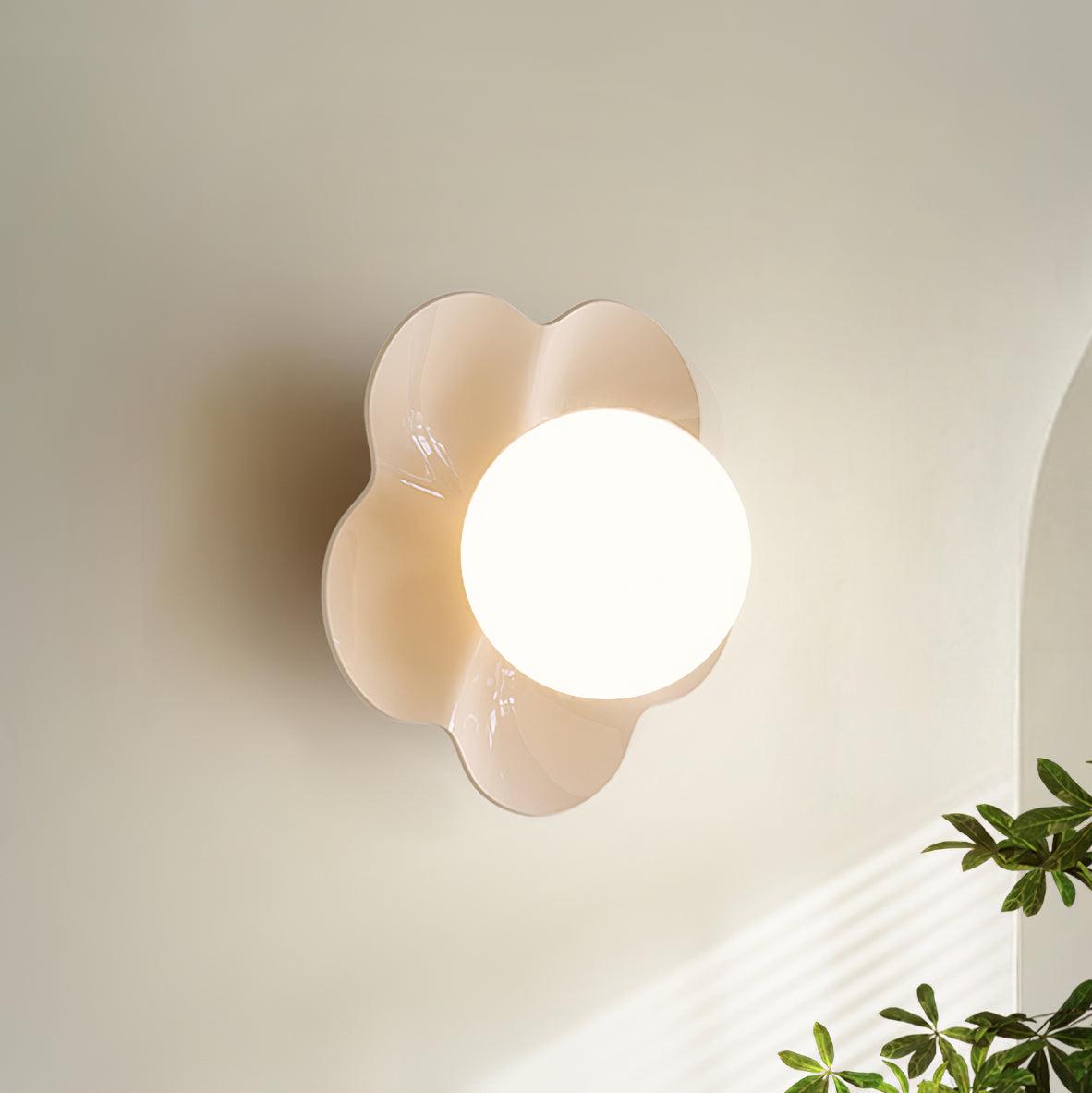 Arcore lekfull vägglampa i harts — diameter 20cm, G9-sockel, vit, lila, gul och grön