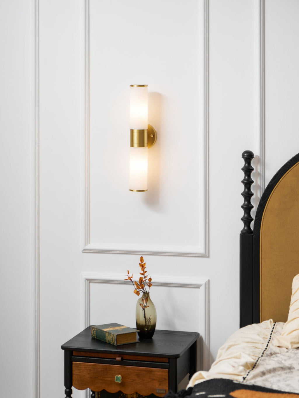 Lampatron-Alabaster-Wandleuchte – Art-déco-Design, zwei transluzente Schirme