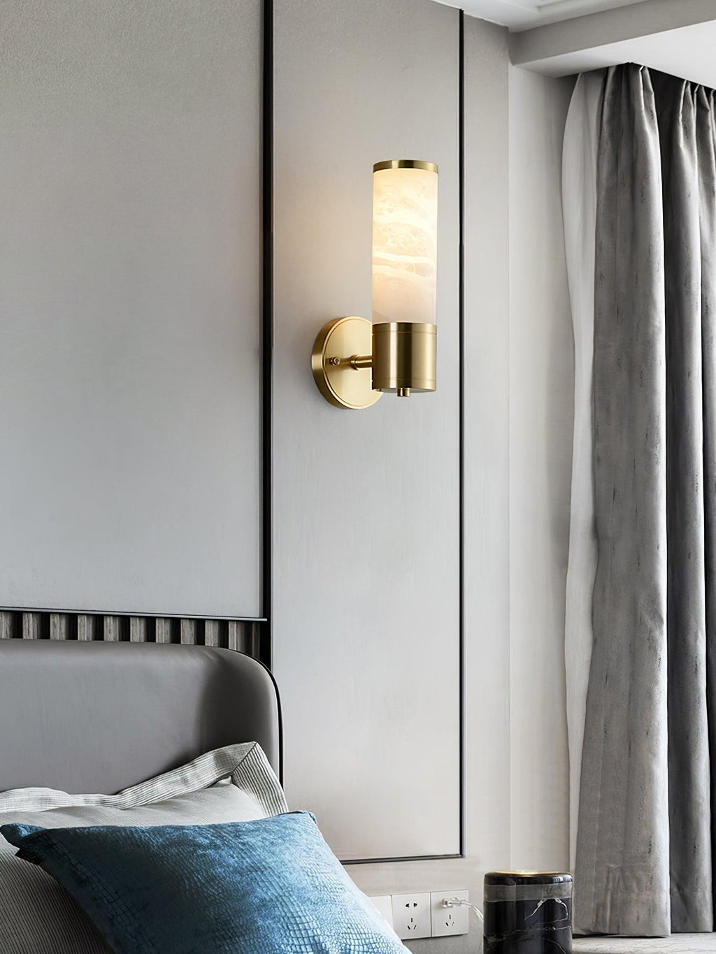 Kaia vegglampe i alabast, minimalistisk design, diameter på 8cm