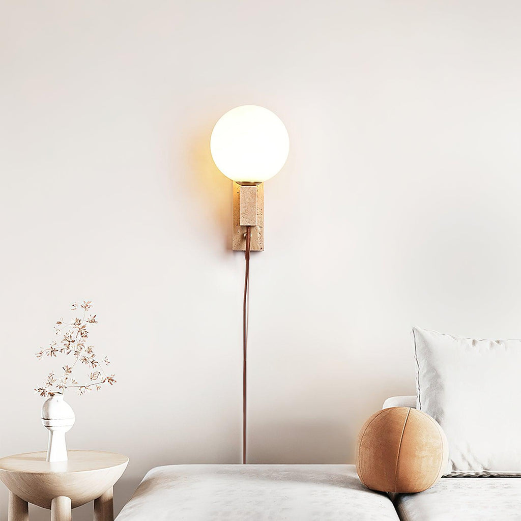Żółta lampa ścienna z trawertynu — nowoczesna duża kula z wtyczką