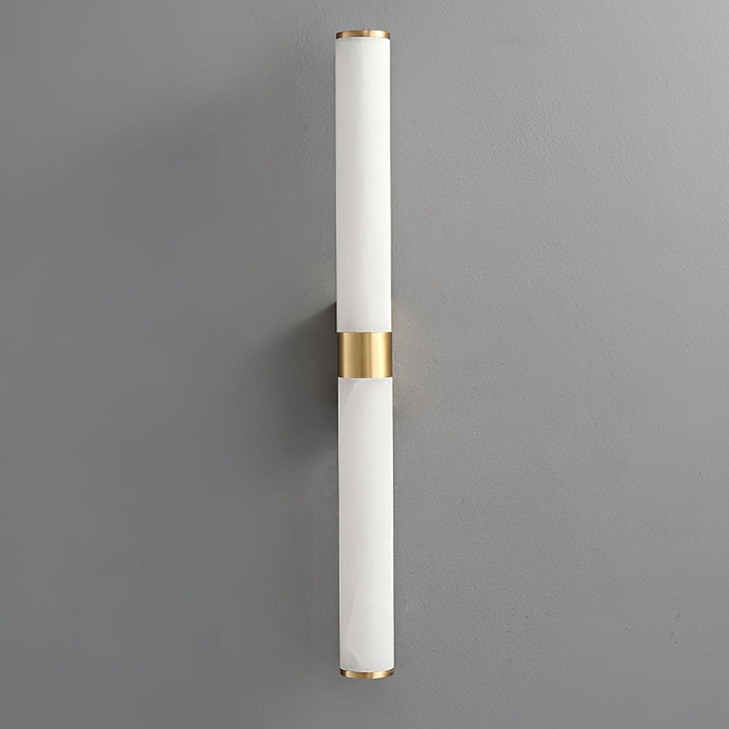 Applique da parete Line Alabaster — Profilo lineare, tre opzioni di altezza, dettaglio tagliato a mano
