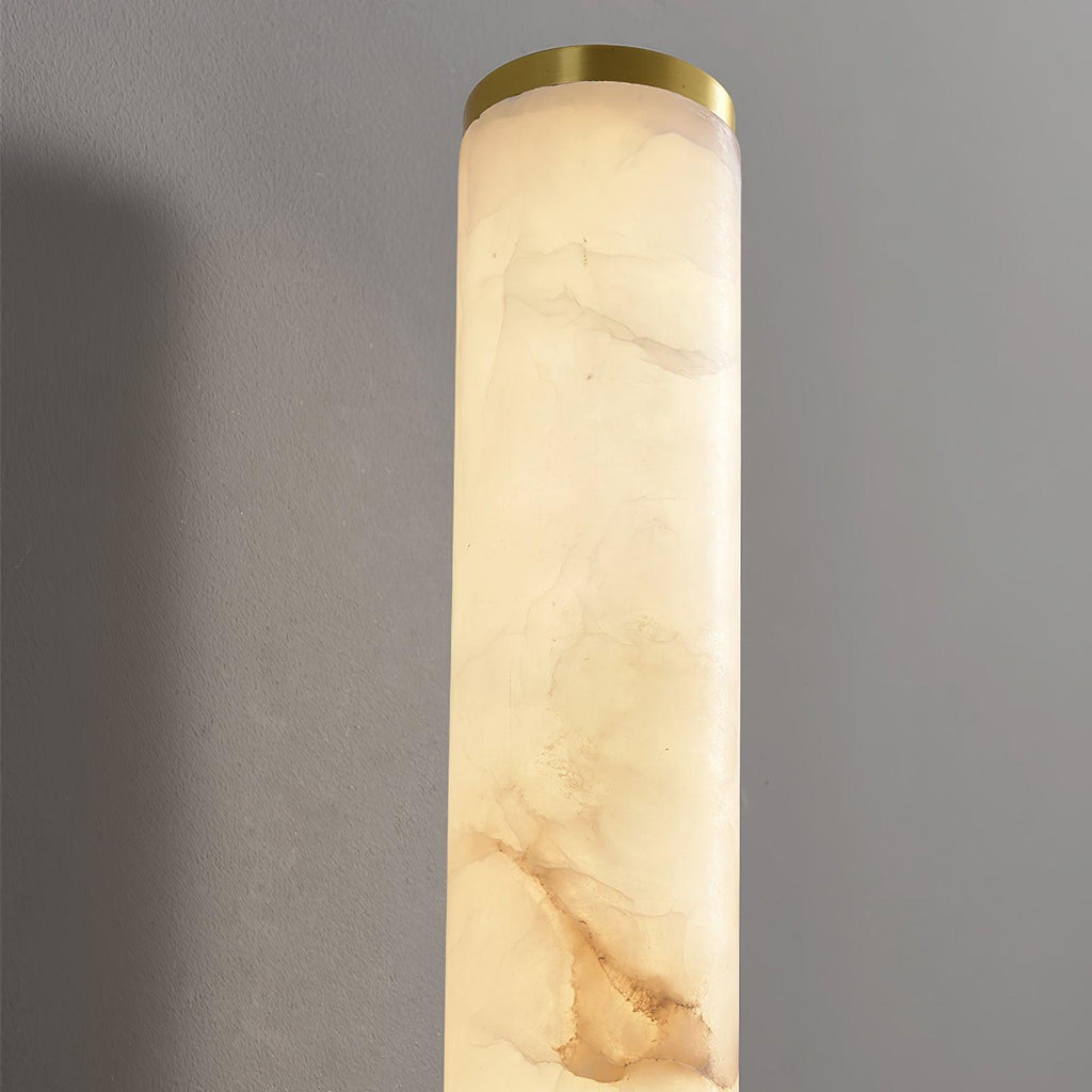 Applique da parete Line Alabaster — Profilo lineare, tre opzioni di altezza, dettaglio tagliato a mano