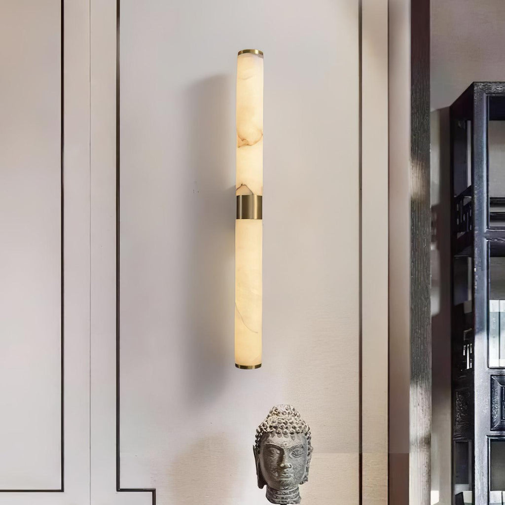 Applique da parete Line Alabaster — Profilo lineare, tre opzioni di altezza, dettaglio tagliato a mano