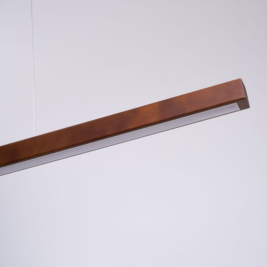 Höhenverstellbare lineare Holz-Pendelleuchte