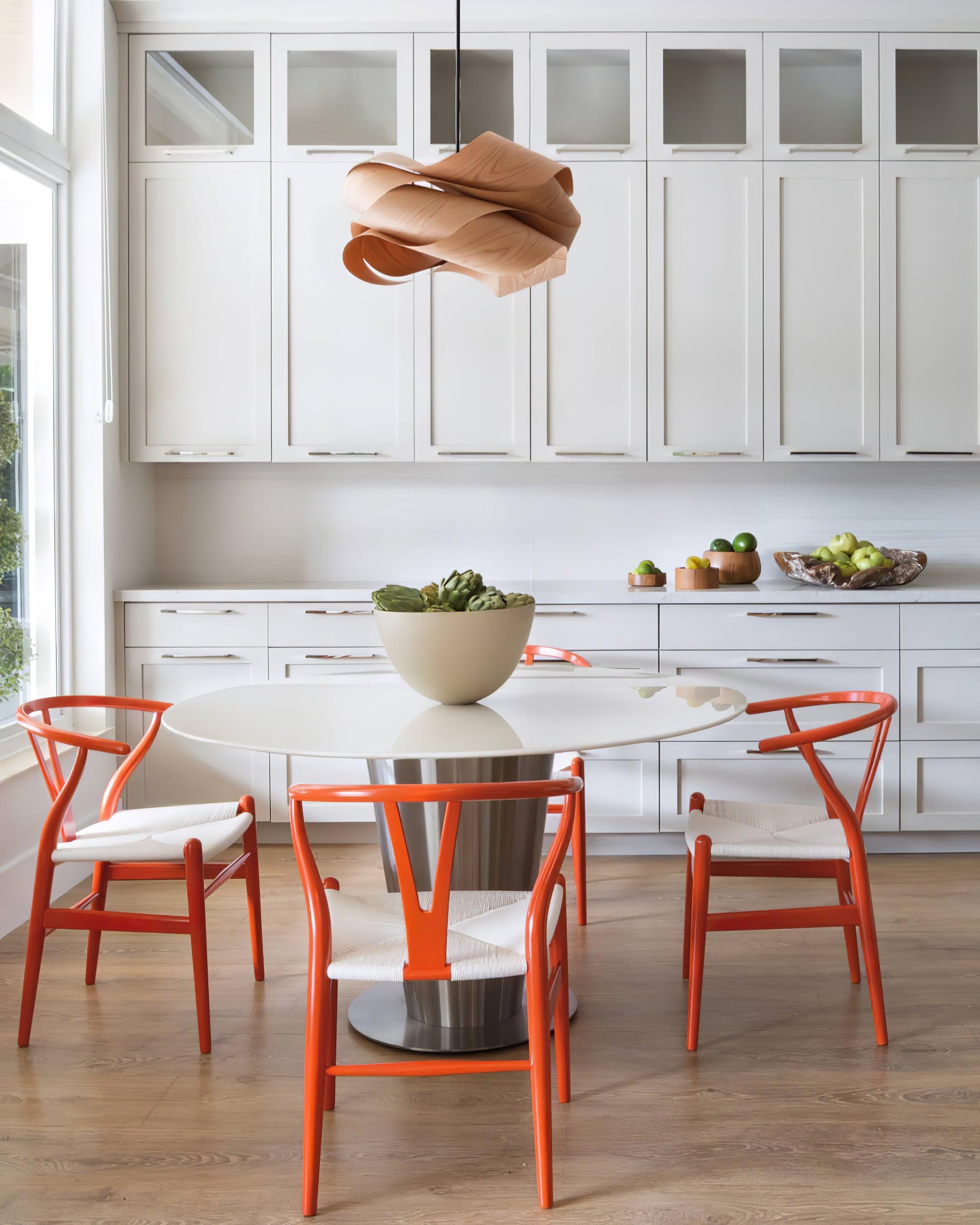 Elara hengelampe med trefiner for spisestue, stemningsbelysning