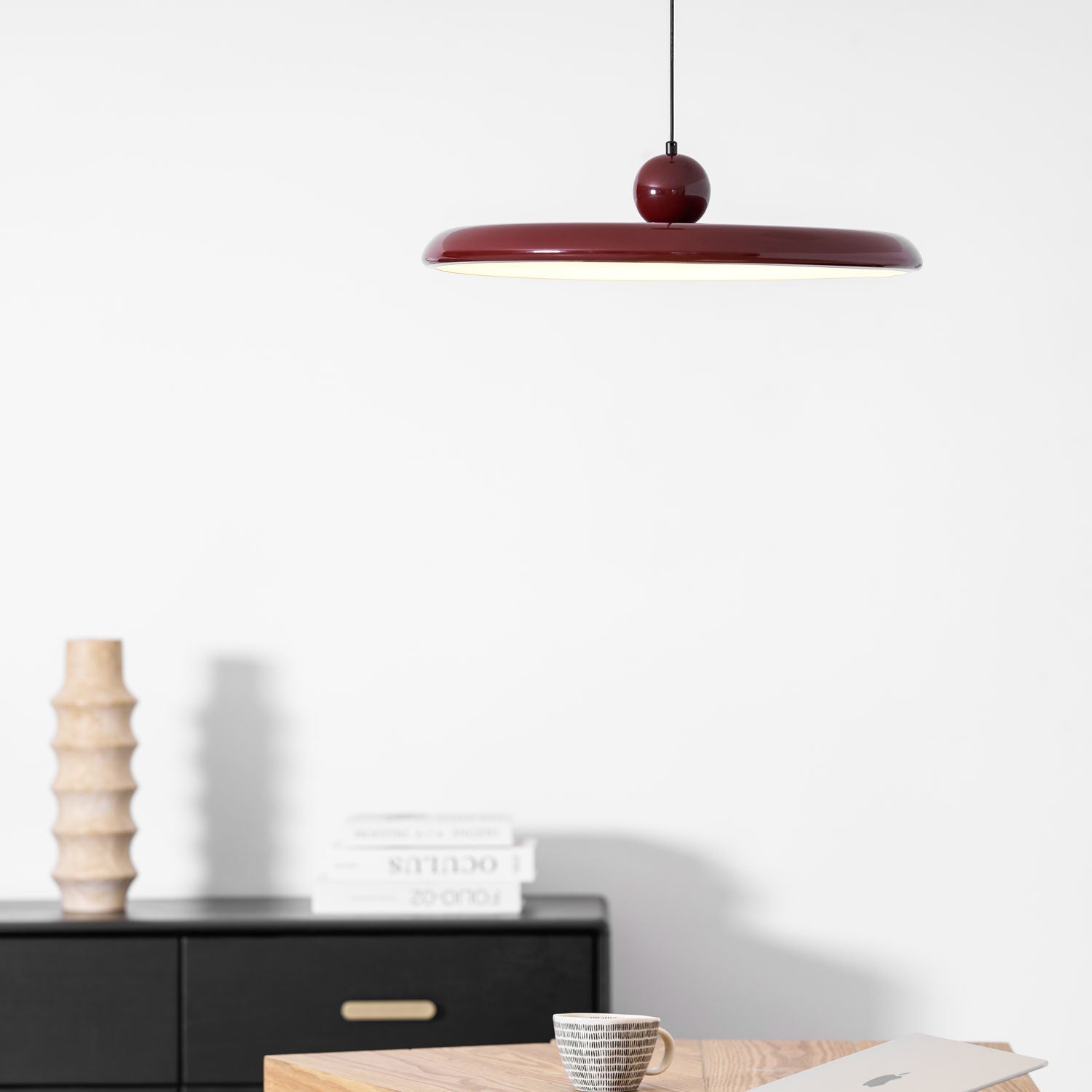 Lampada a sospensione Lola — lampada da soffitto rotonda e minimalista, luce soffusa