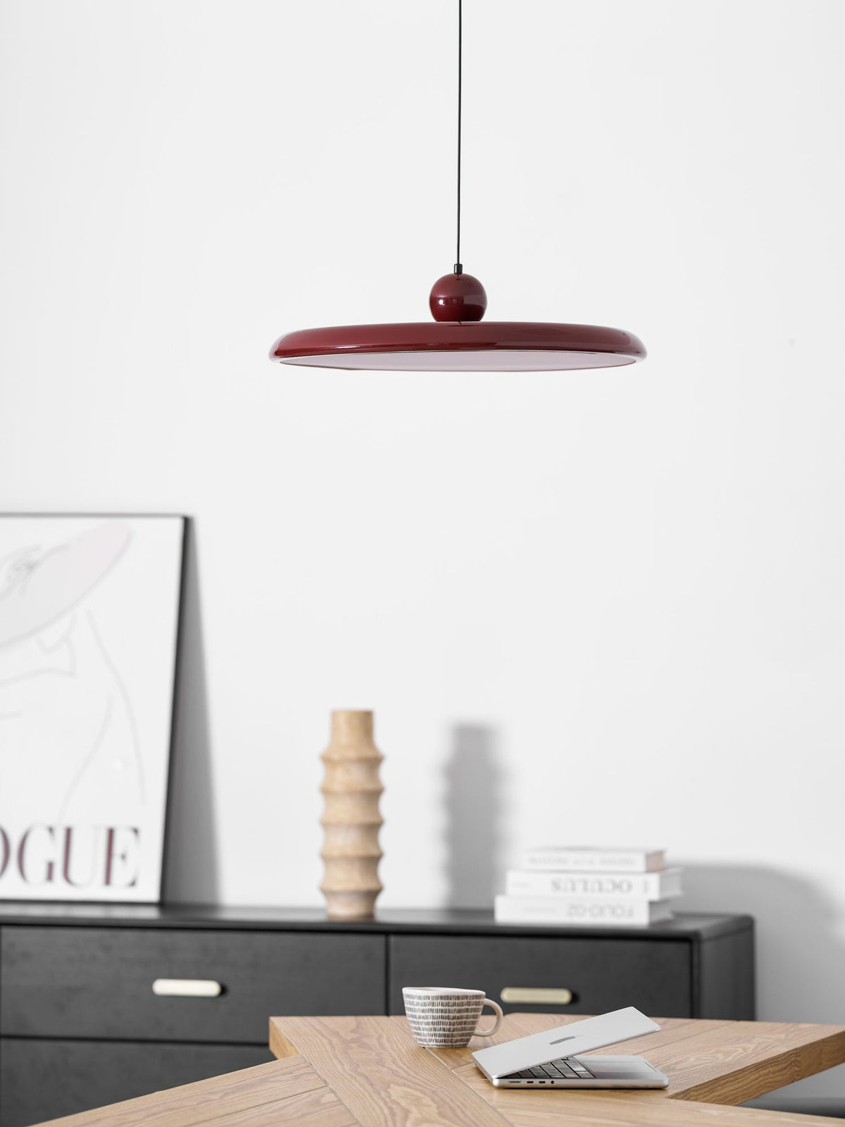 Lampada a sospensione Lola — lampada da soffitto rotonda e minimalista, luce soffusa