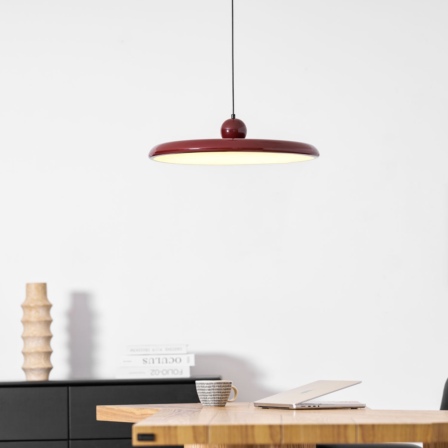Lampada a sospensione Lola — lampada da soffitto rotonda e minimalista, luce soffusa
