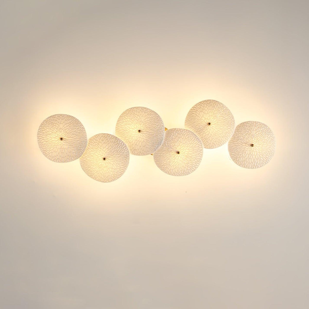 Kaskádová nástěnná lampa Kaivo ve tvaru lotosových lístků