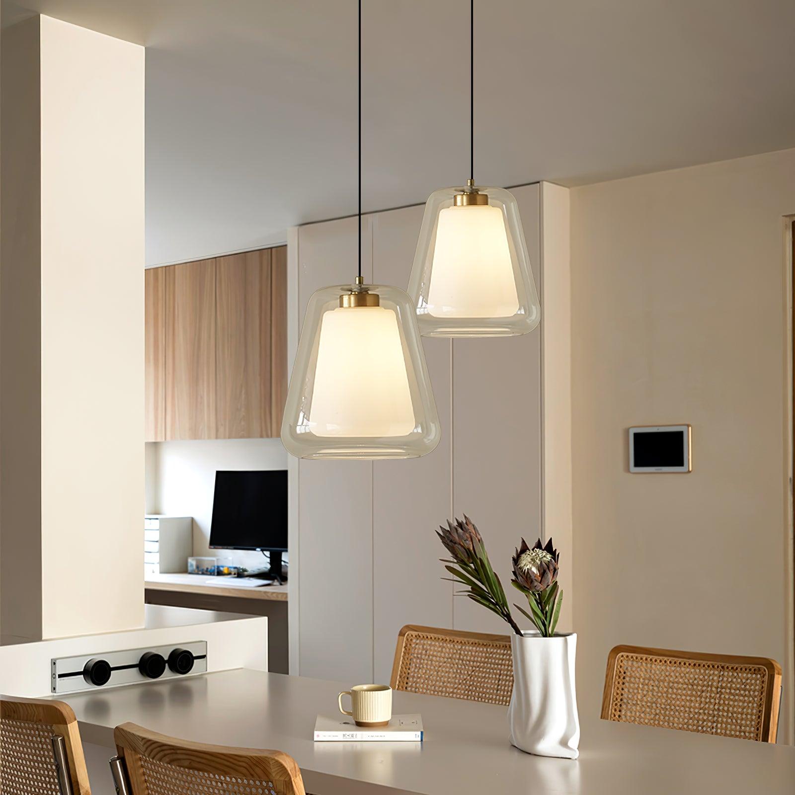 Selene modern glaspendellampa med metallbas och LED