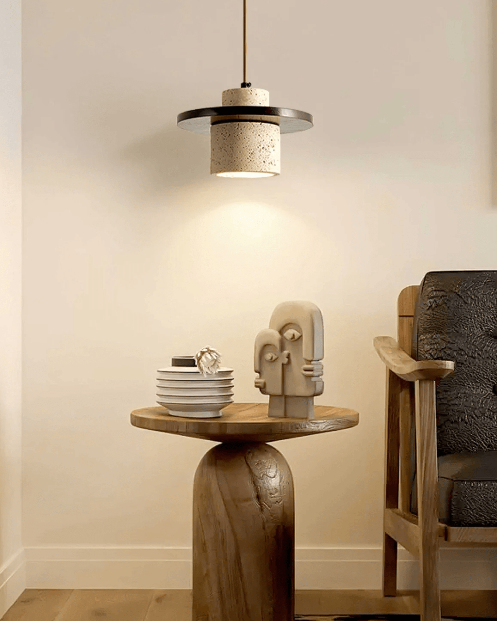 Marvello Travertin og valnøtt skulpturell pendellampe
