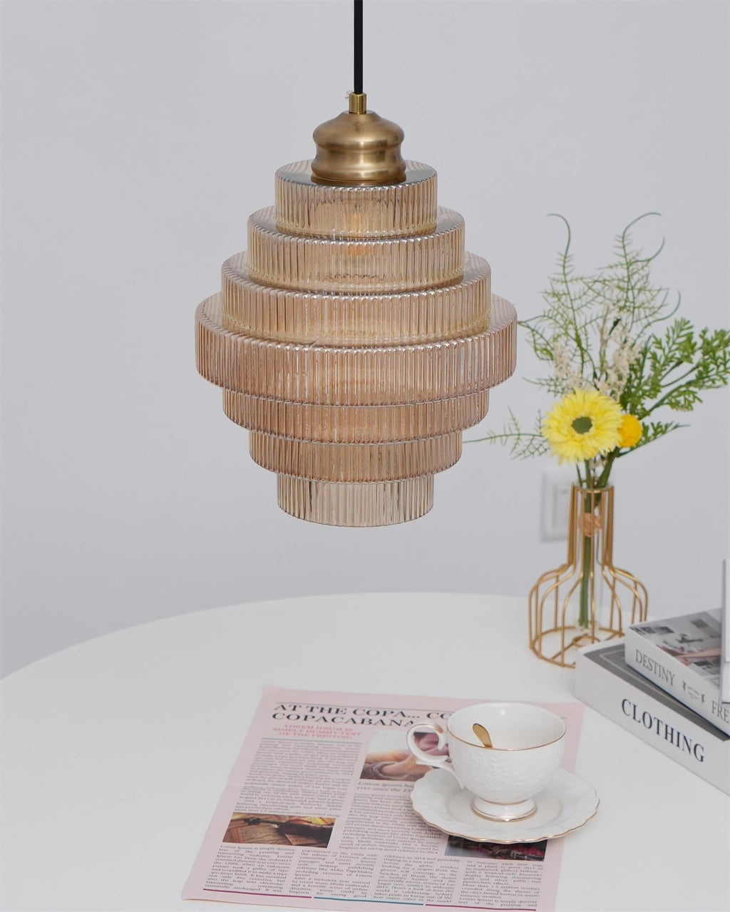 Amara pendellampe med ribbet glas i flere niveauer