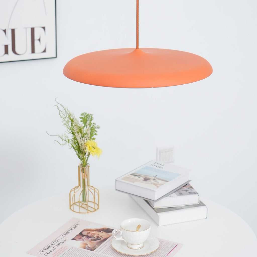 Orik Macaron-pendellamper — minimalistisk silhuet, bløde nuancer
