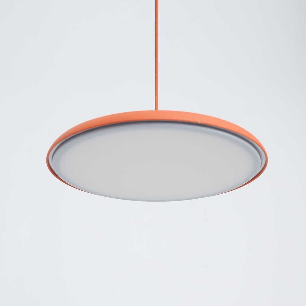 Orik Macaron-pendellamper — minimalistisk silhuet, bløde nuancer