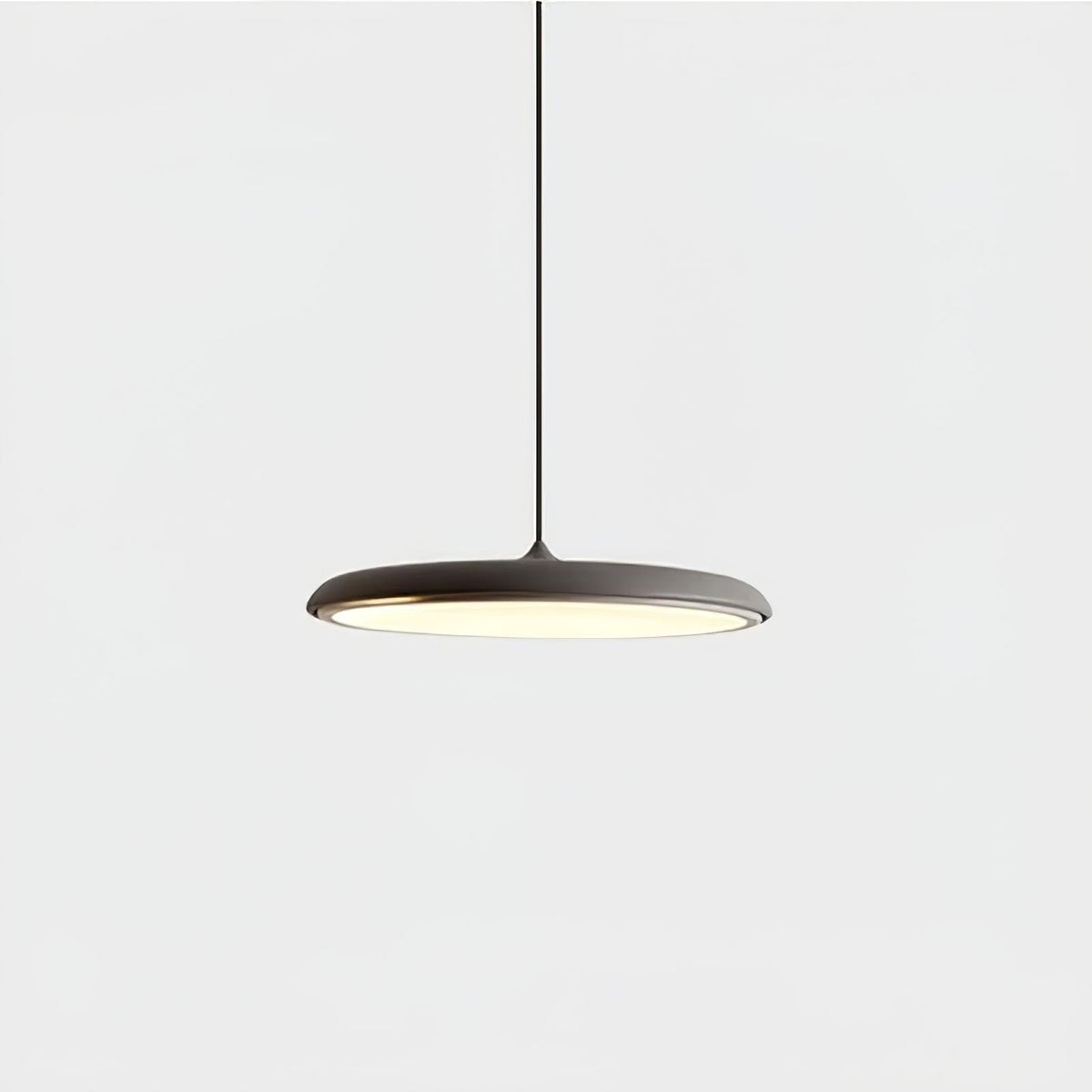 Orik Macaron-pendellamper — minimalistisk silhuet, bløde nuancer