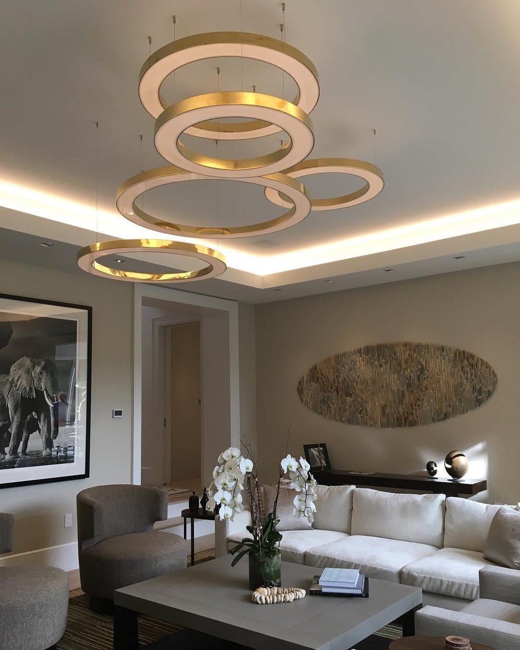 مصباح معلق دائري LED بتصميم سلس