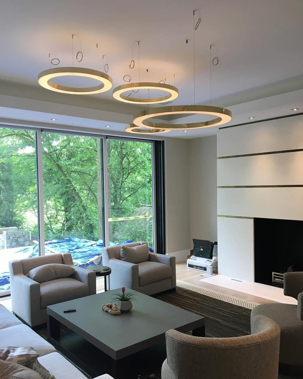 مصباح معلق دائري LED بتصميم سلس