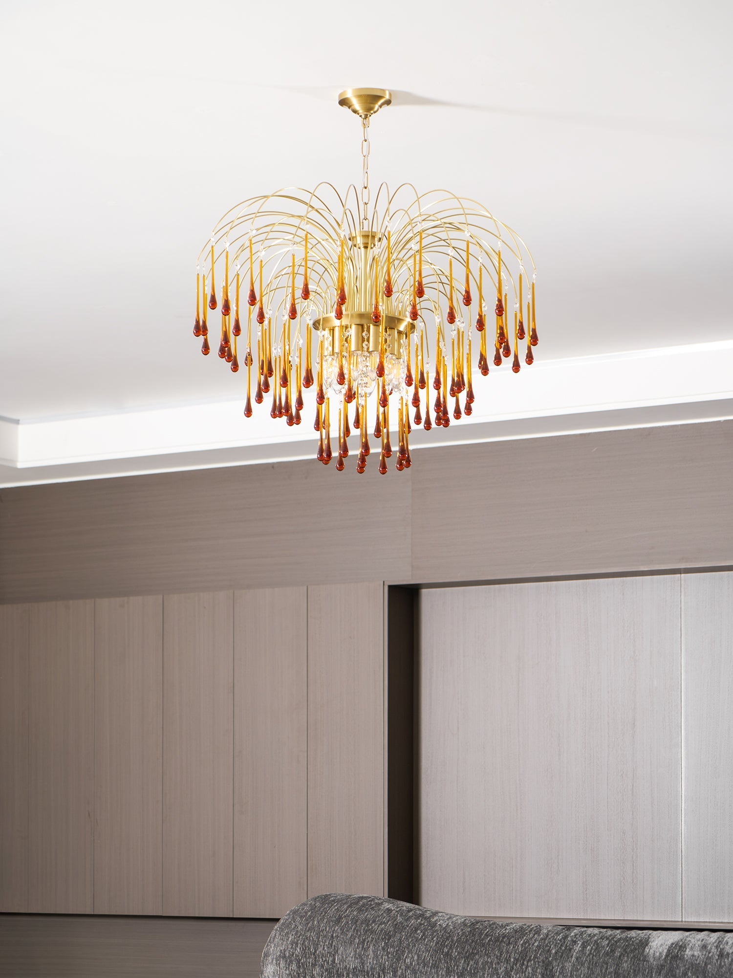 Lampadario Maltose — cascata di ottone e cristallo