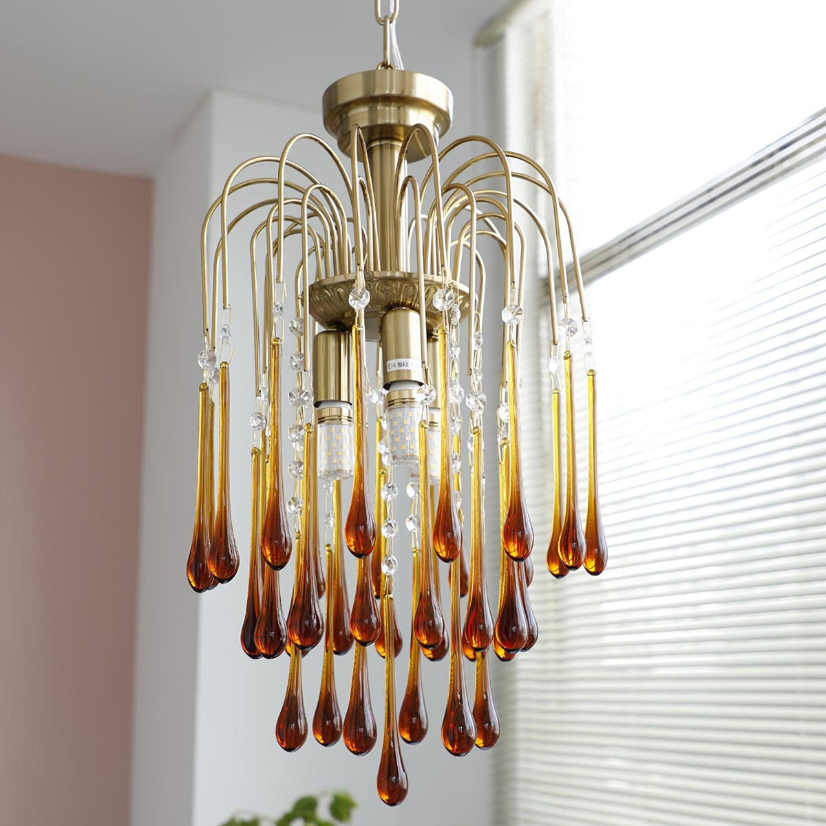 Lampadario Maltose — cascata di ottone e cristallo