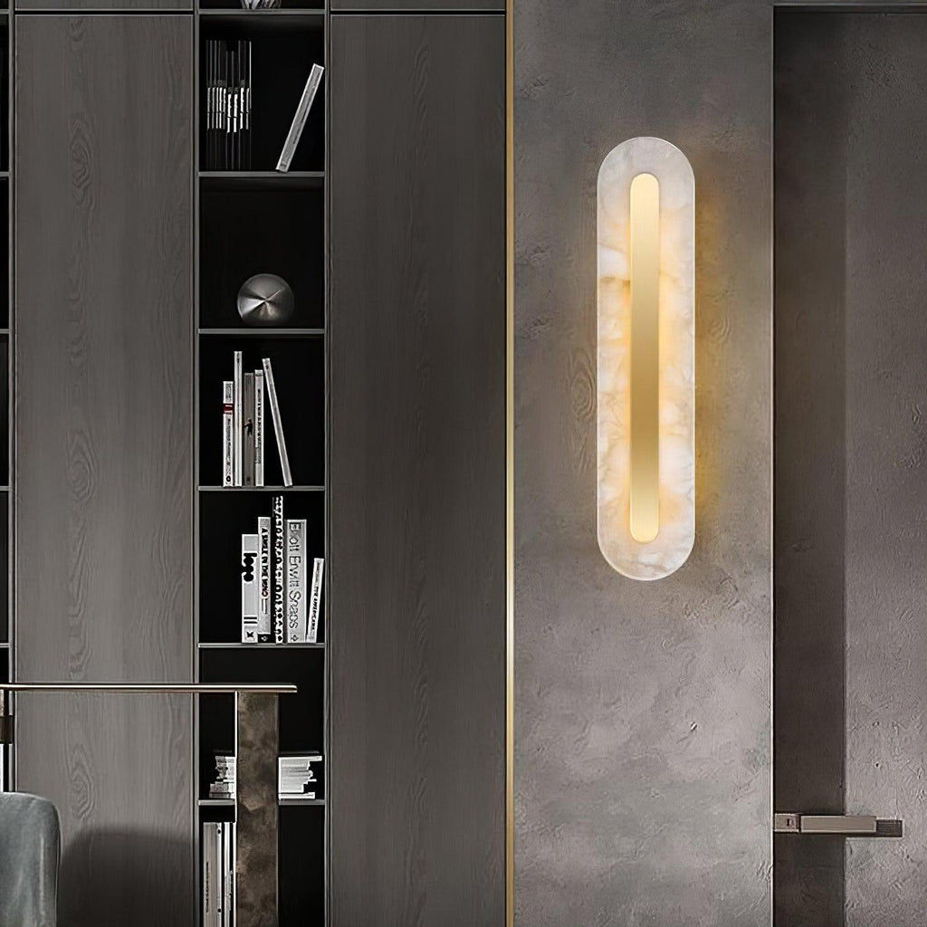 Rundad vägglampa i alabaster — integrerad LED, vertikal eller horisontell montering