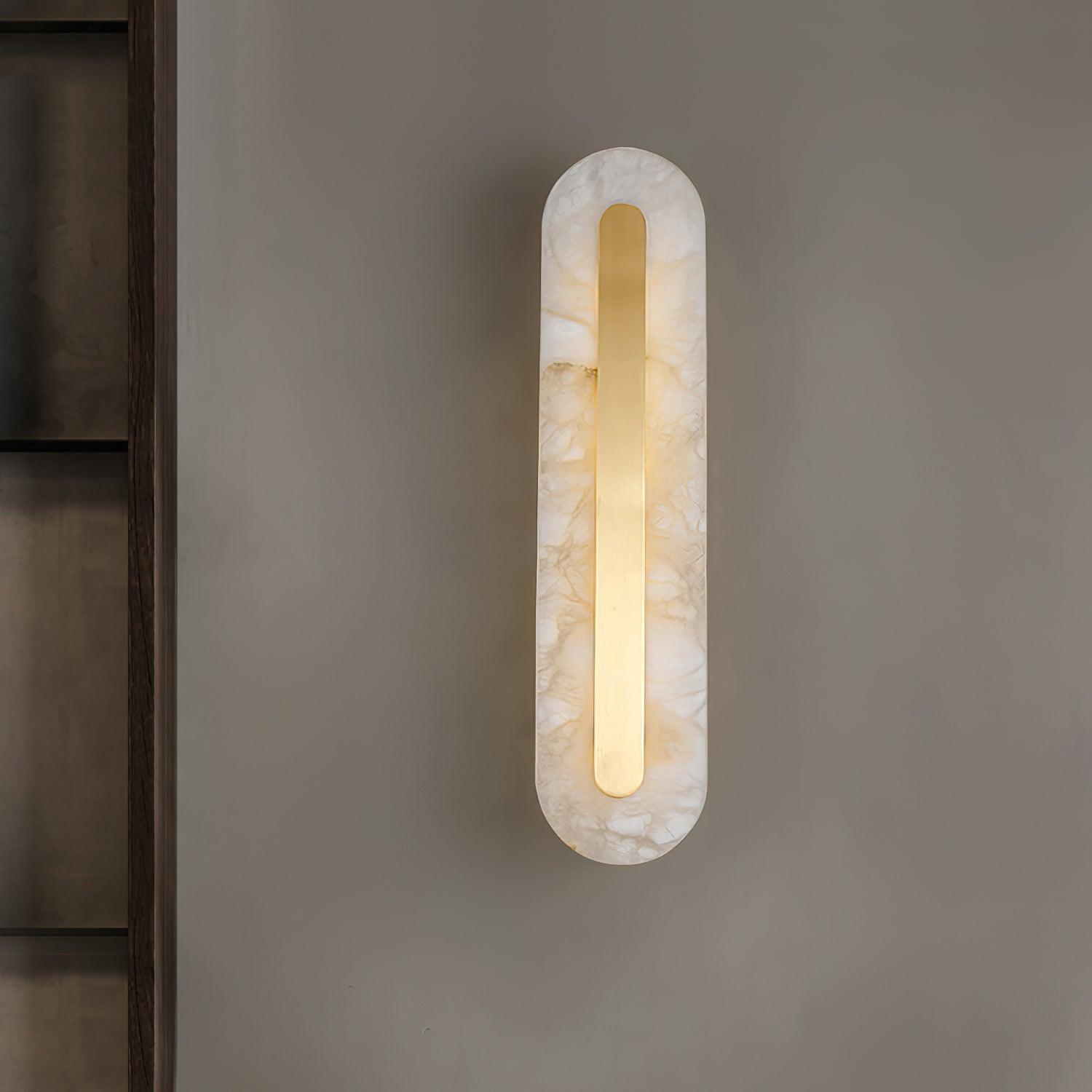 Rundad vägglampa i alabaster — integrerad LED, vertikal eller horisontell montering