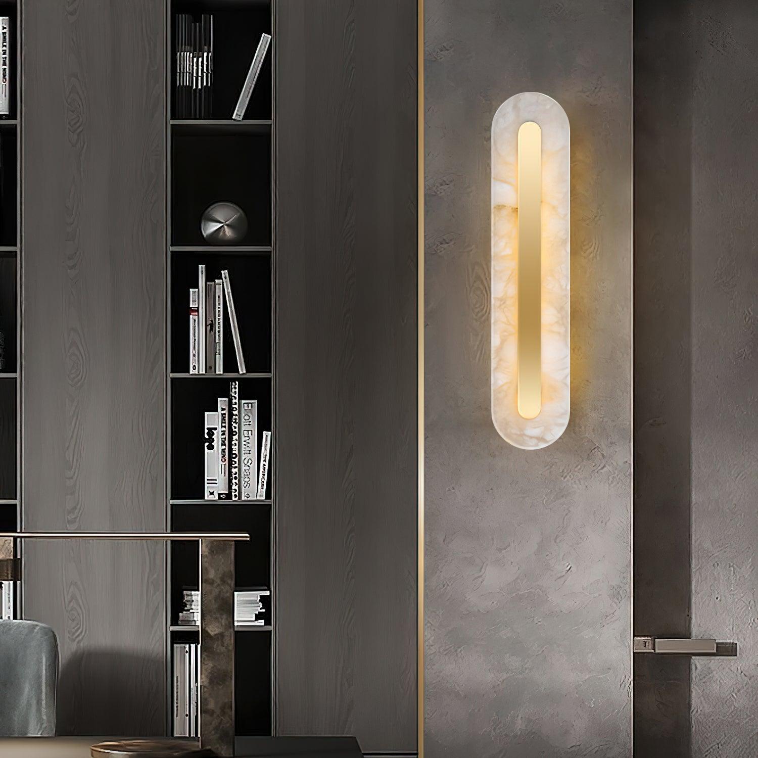 Rundad vägglampa i alabaster — integrerad LED, vertikal eller horisontell montering