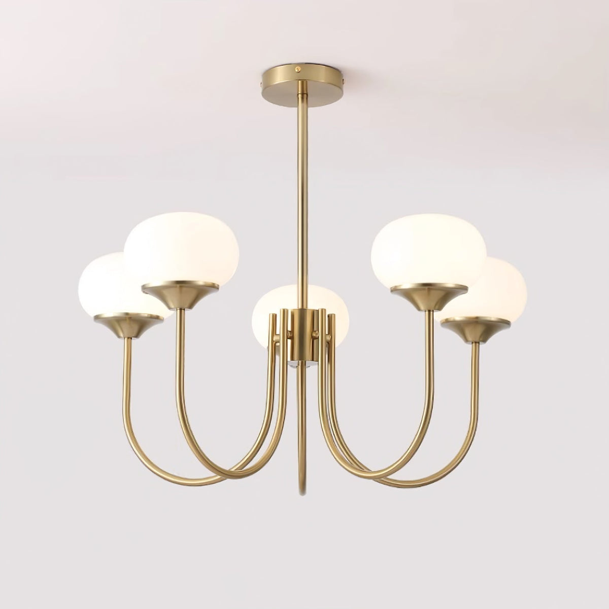 Marshmallow系列枝形吊灯 - 金色饰面与雕塑感造型
