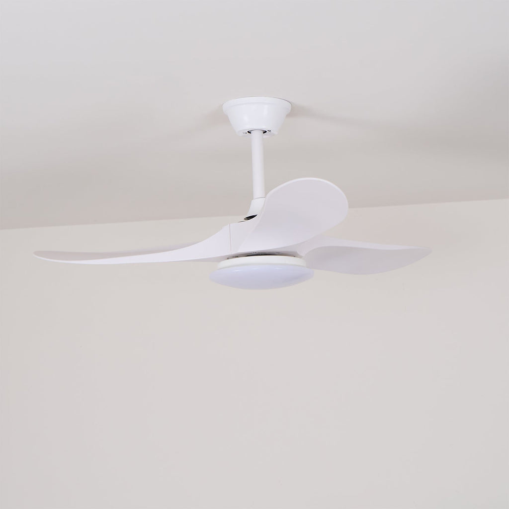 Stropní ventilátor se světlem Virelo — varianty velikosti 42"/52"