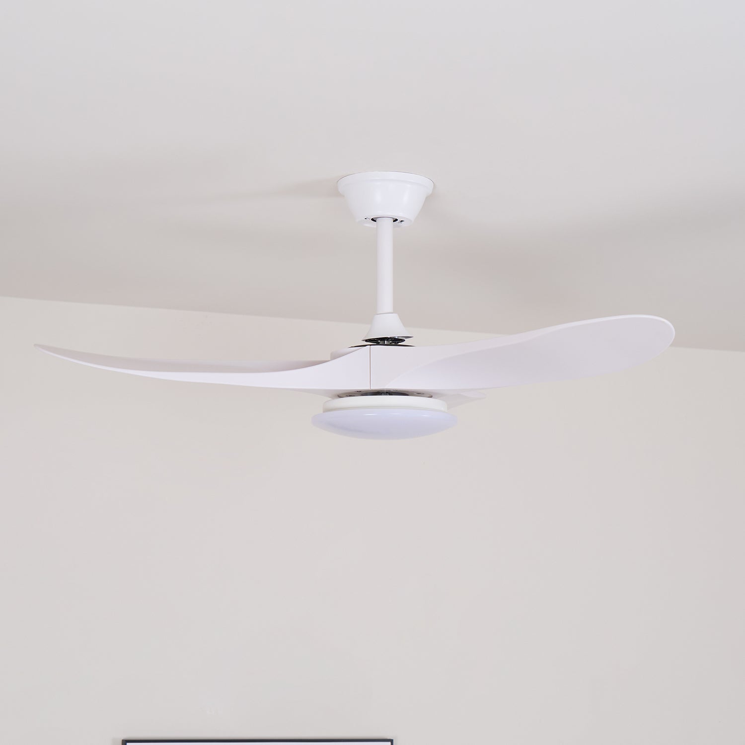Stropní ventilátor se světlem Virelo — varianty velikosti 42"/52"