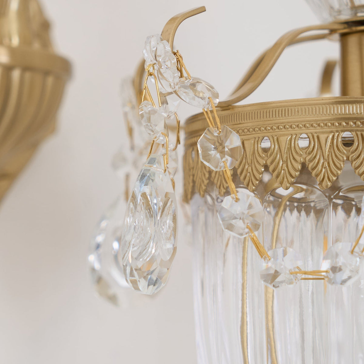 Elosia Gold Double Wall Lamp — E26 Socket, 110V–240V